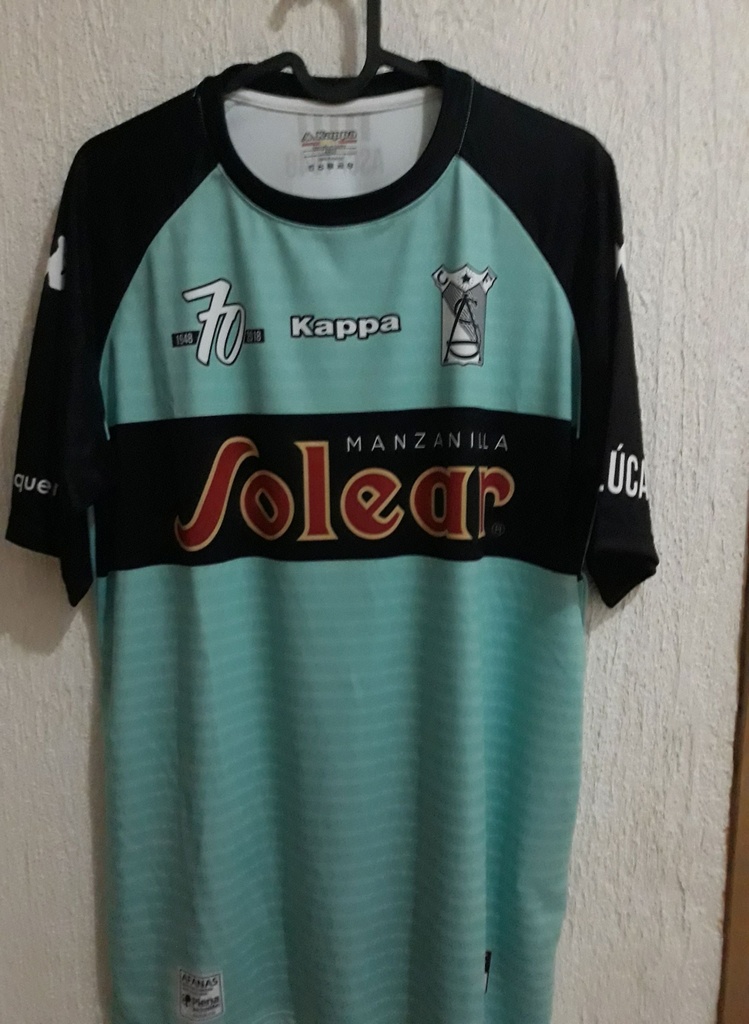 Camiseta sin nombre