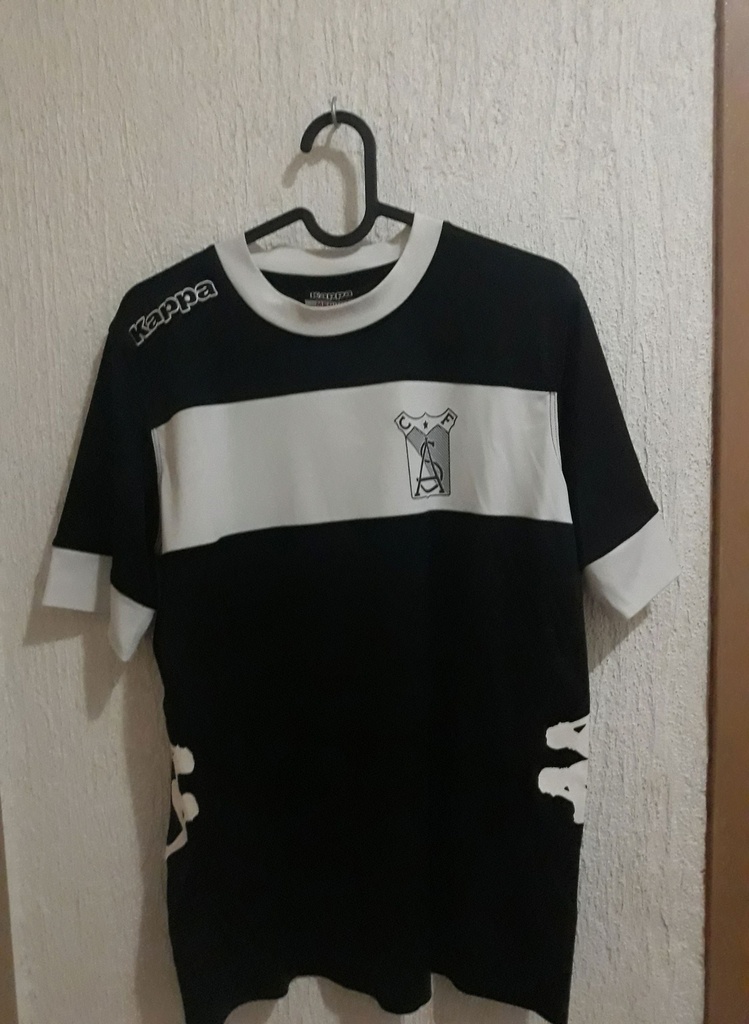 Camiseta sin nombre