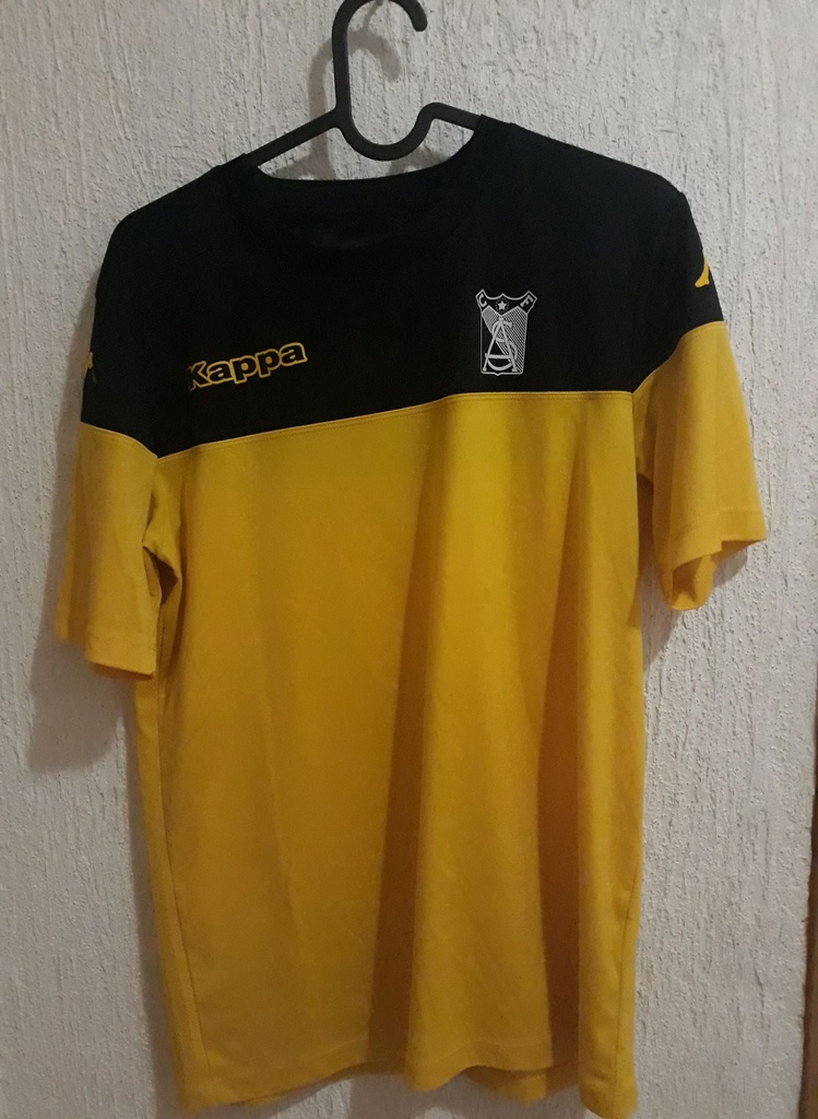 Camiseta sin nombre