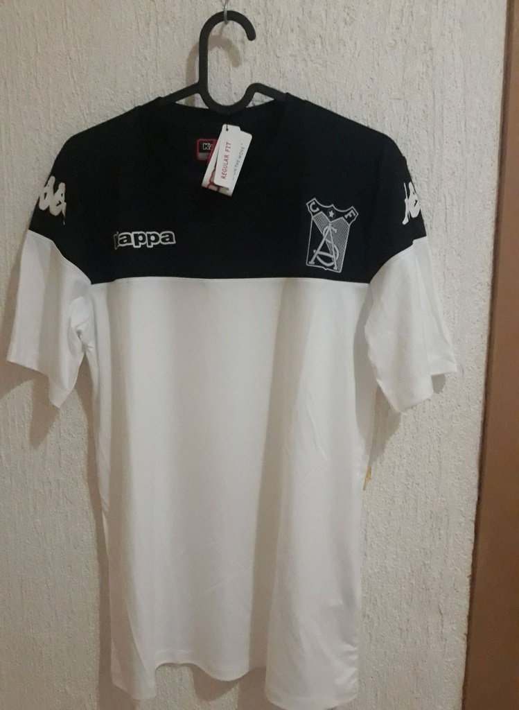 Camiseta sin nombre