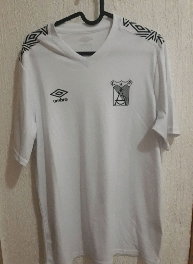 Camiseta sin nombre