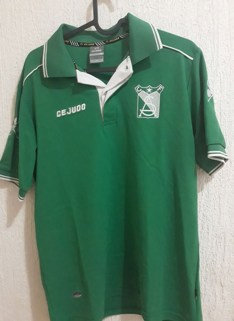 Camiseta sin nombre