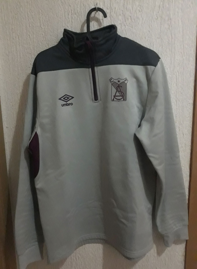 Camiseta sin nombre