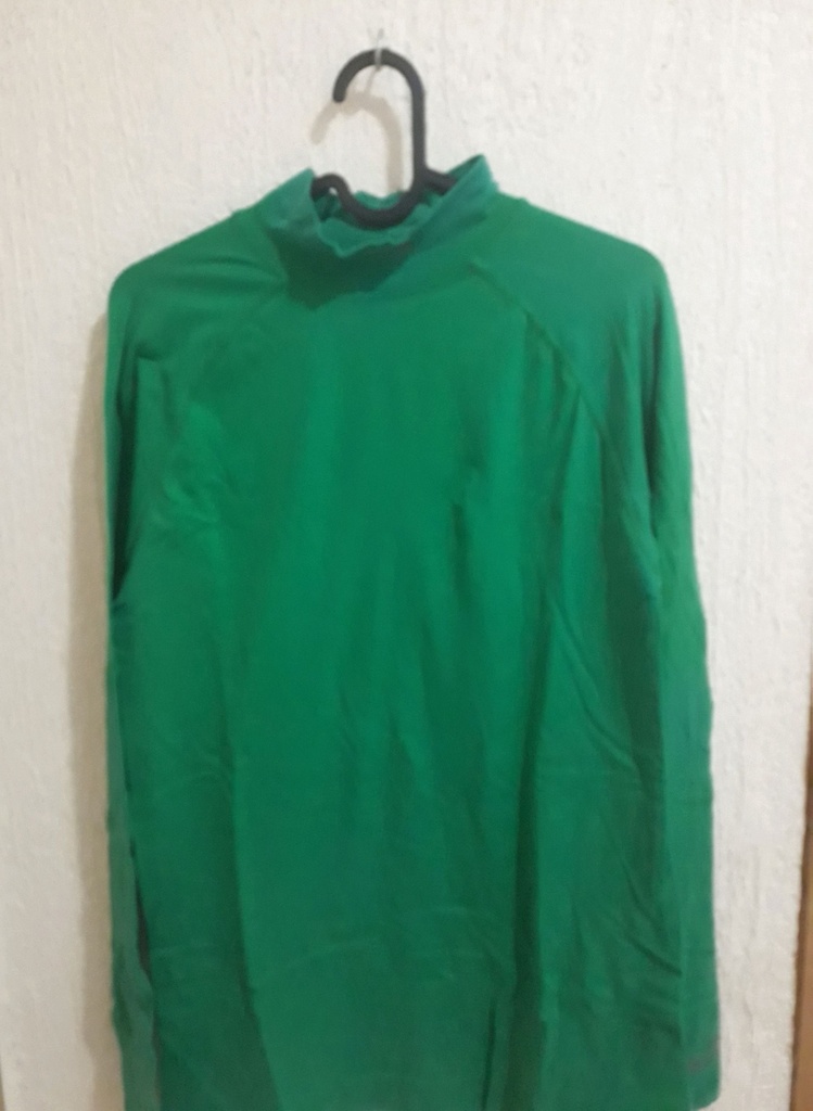 Camiseta sin nombre
