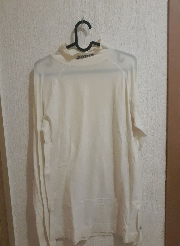 Camiseta sin nombre