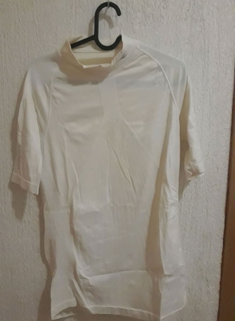 Camiseta sin nombre