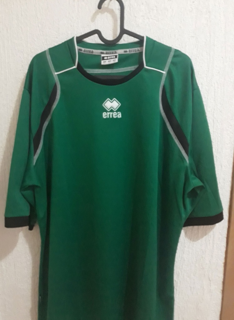 Camiseta sin nombre