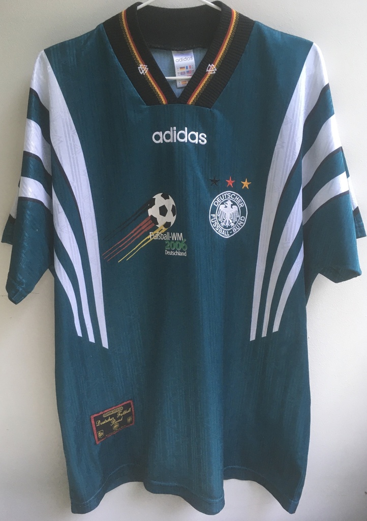 Camiseta sin nombre