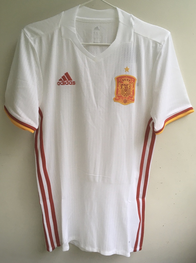 Camiseta sin nombre