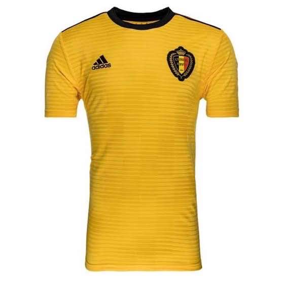 Camiseta sin nombre