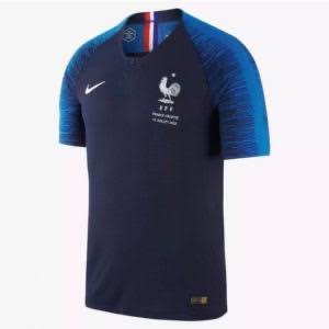Camiseta sin nombre