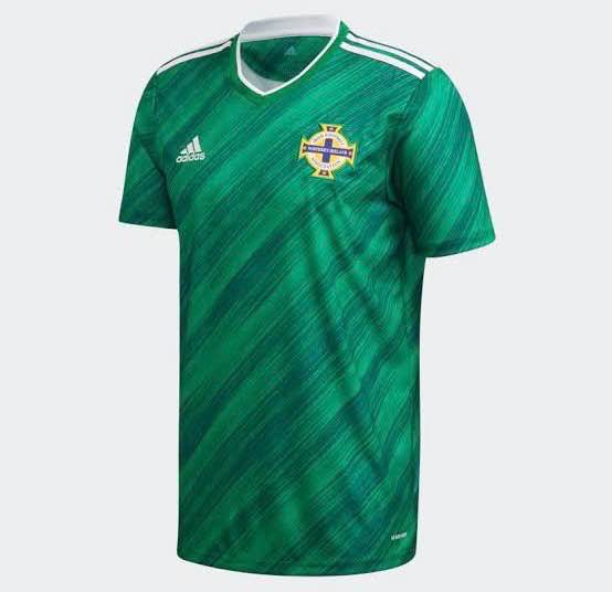 Camiseta sin nombre