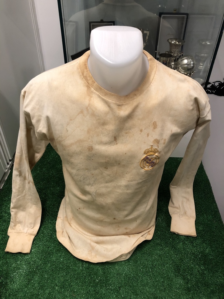 6 - Real Madrid - No