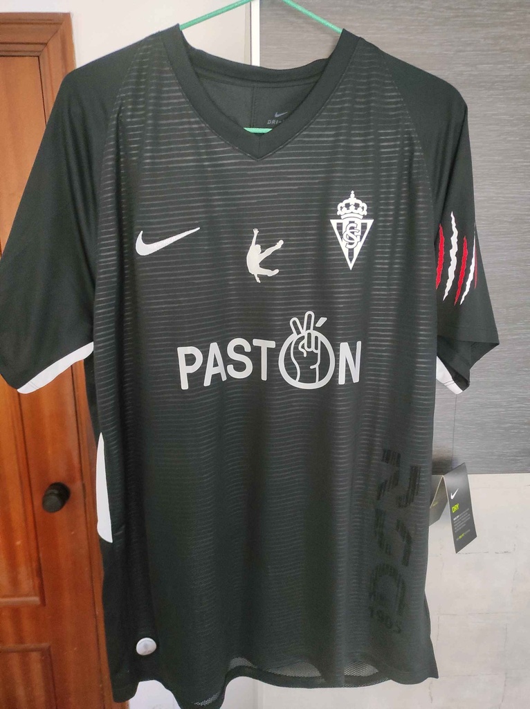 9 - Real Sporting de Gijón SAD - Quini (Nike)