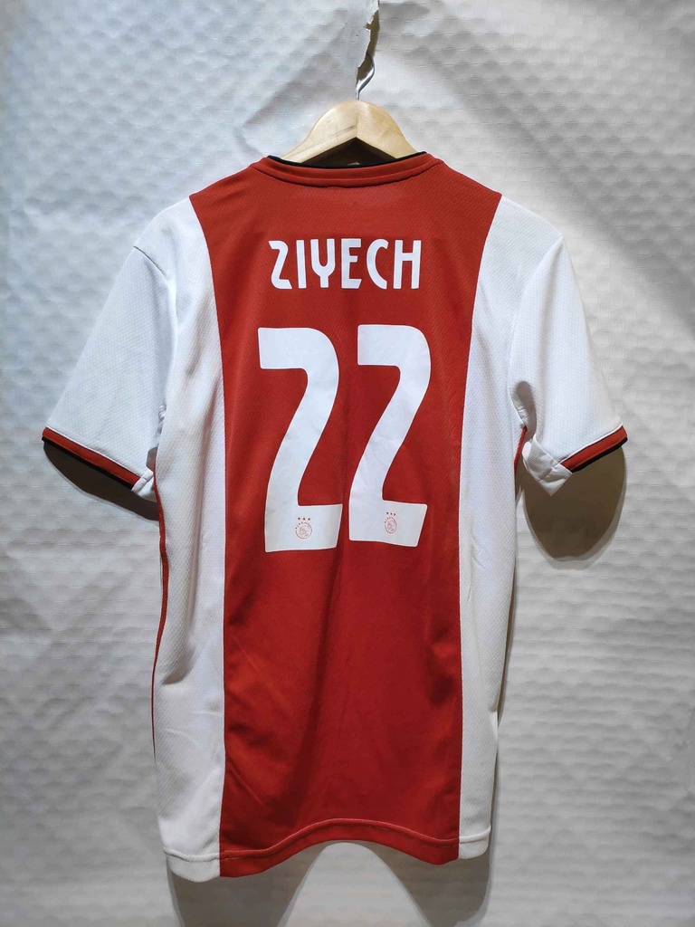 Camiseta sin nombre
