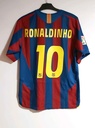 10 - FC Barcelona - Ronaldinho (Nike)