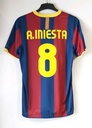 8 - FC Barcelona - Iniesta (Nike)