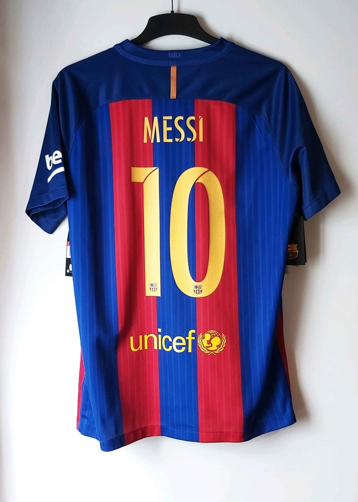 10 - FC Barcelona - Messi (Nike)
