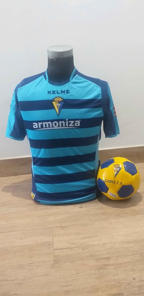 Camiseta sin nombre