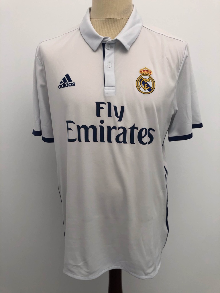 17 - Real Madrid - Karembeu