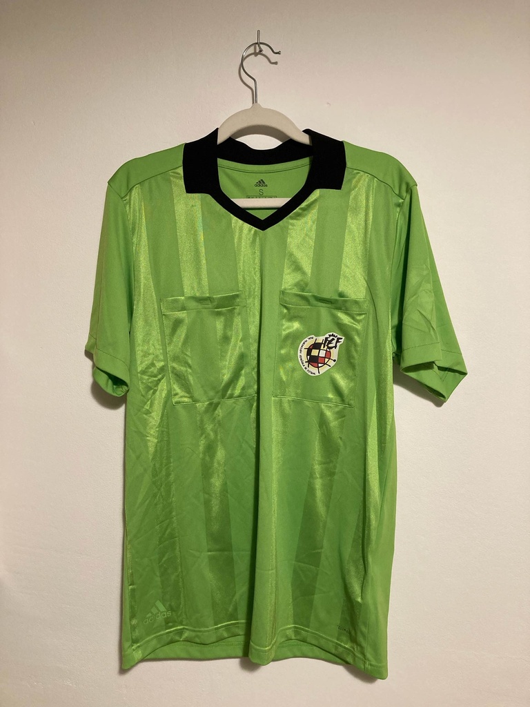 Camiseta sin nombre