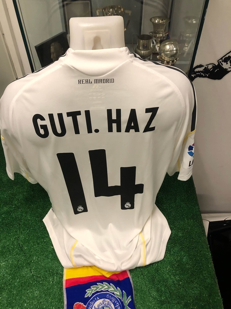 14 - Real Madrid - Guti