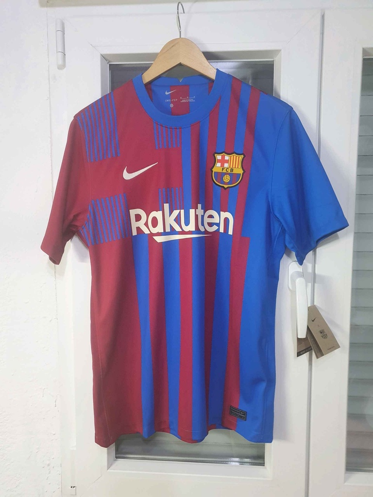 10 - FC Barcelona - Leo Messi (Nike)