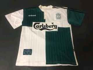 Camiseta sin nombre