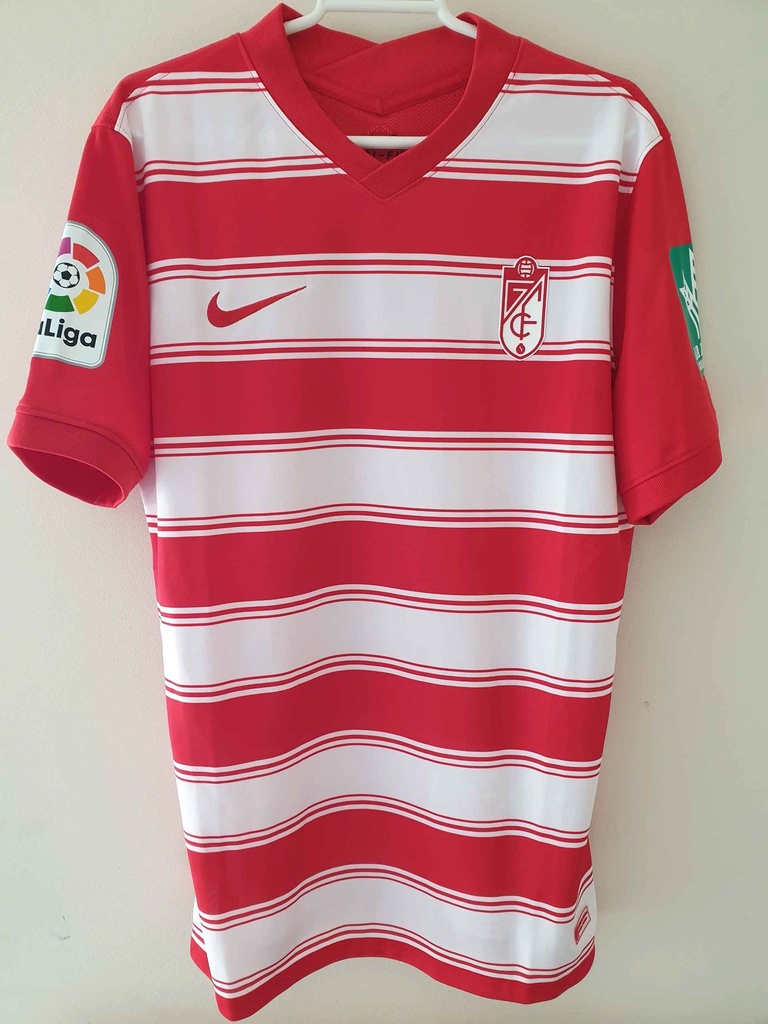 9 - Granada - Luis Suárez