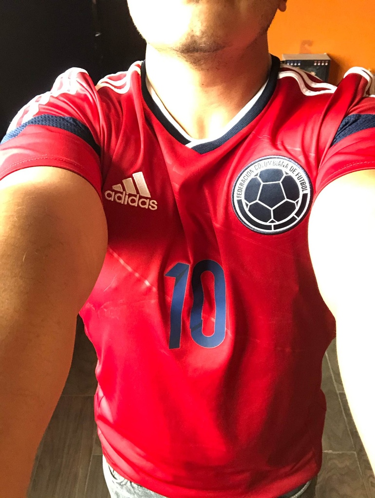 10 - Colombia - James