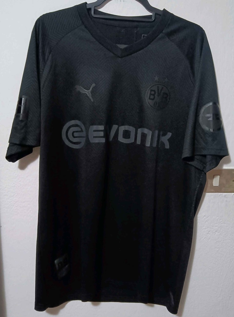 19 - Borussia Dortmund - A.Lopez (Puma)