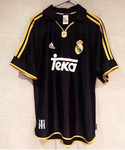 3 - Real Madrid CF - R.Carlos (Adidas)