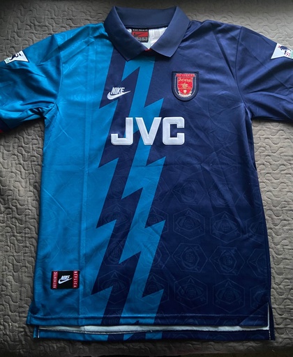 10 - Arsenal - Bergkamp