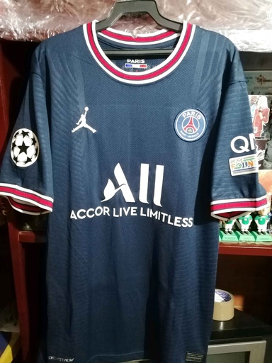 30 - Paris Saint Germain - Messi