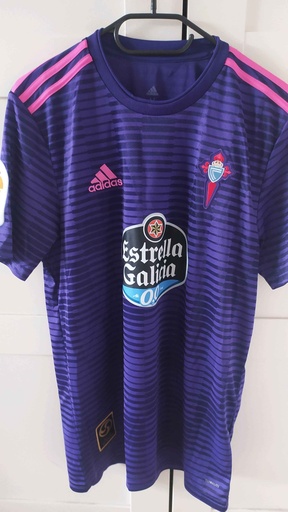 Camiseta sin nombre