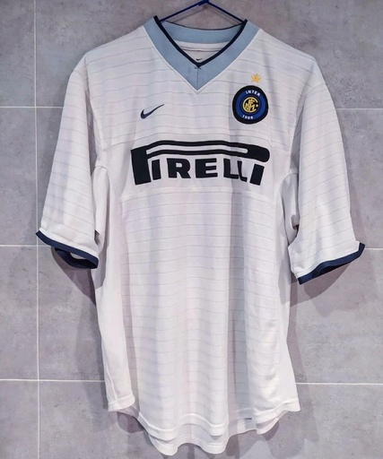 32 - FC Internazionale Milano - Vieri