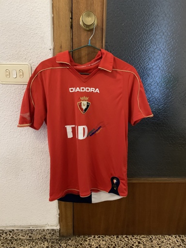 Camiseta sin nombre