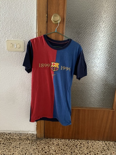 Camiseta sin nombre