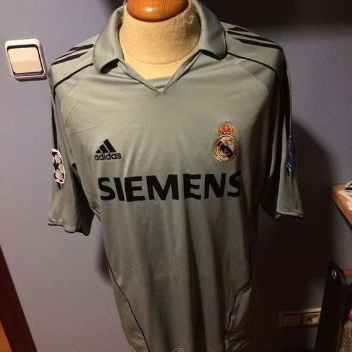 3 - Real Madrid - Roberto Carlos