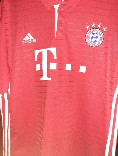 9 - FC Bayern Munich - Lewandowski (Adidas)