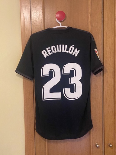 23 - Real Madrid - Reguilón