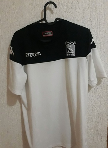 Camiseta sin nombre