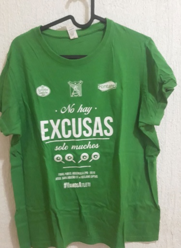 Camiseta sin nombre