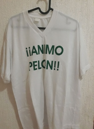 Camiseta sin nombre