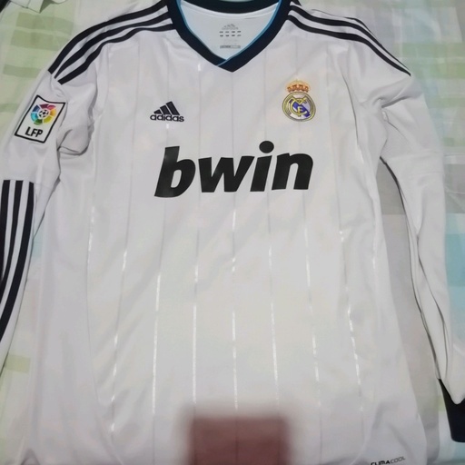 10 - Real Madrid - Ozil