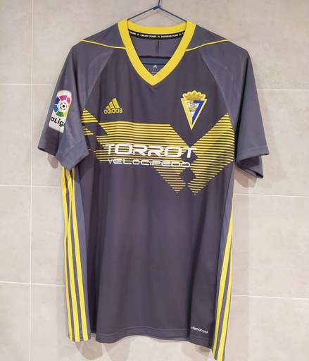 8 - Cádiz CF - Álex (Adidas)