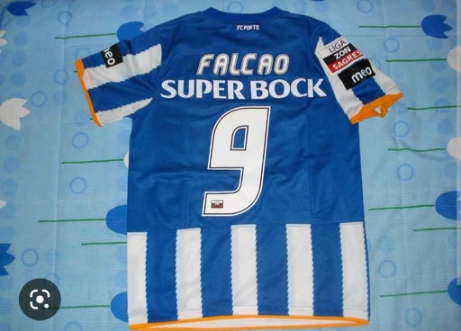 9 - Oporto - Falcao