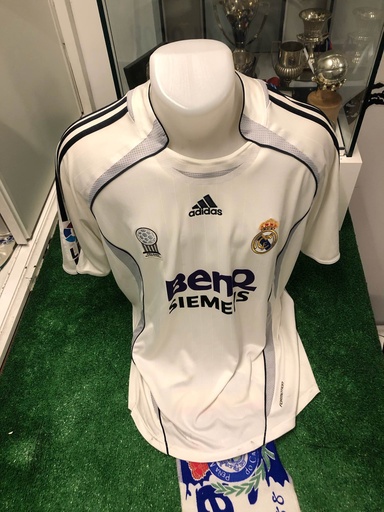 17 - Real Madrid - Van Nistelrooy