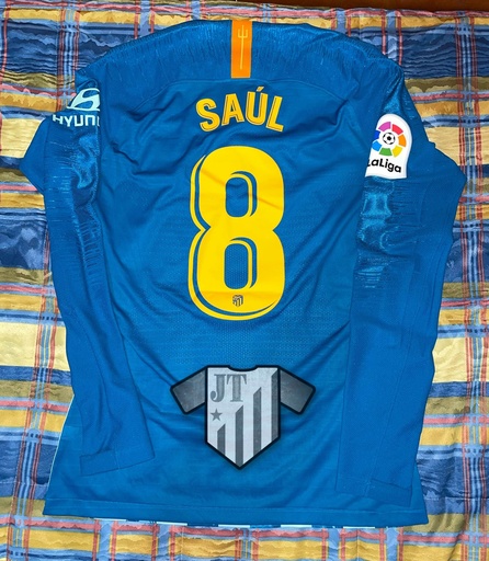 8 - Atlético de Madrid - Saul
