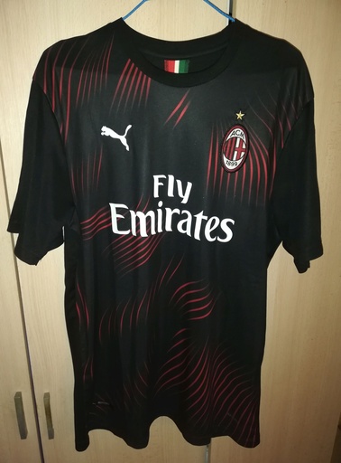 9 - AC Milan - Piatek